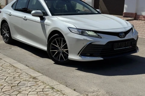 Toyota Camry 2021