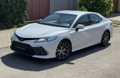 Toyota Camry 2021
