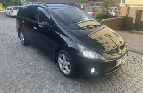 Mitsubishi Grandis 2007
