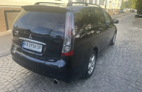 Mitsubishi Grandis 2007
