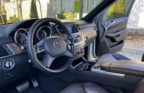 Mercedes-Benz M-Class 2012
