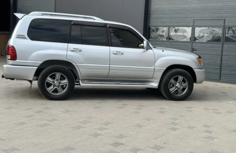 Lexus LX 2006