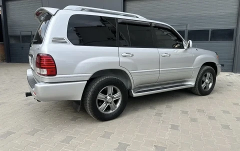 Lexus LX 2006