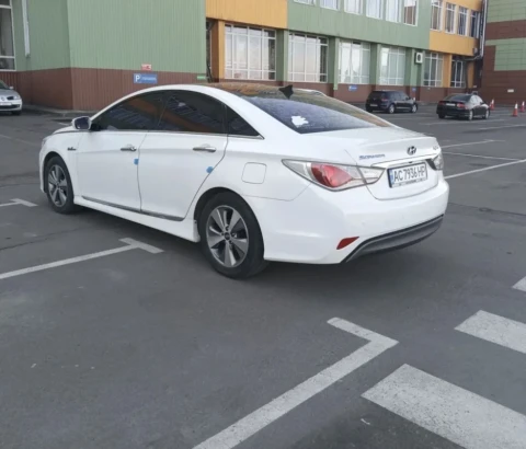 Hyundai Sonata 2012