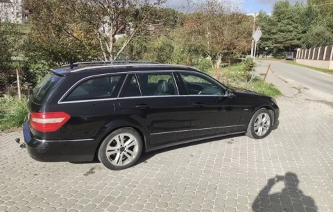 Mercedes-Benz E-Class 2011
