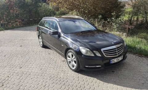 Mercedes-Benz E-Class 2011