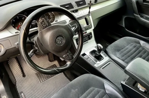 Volkswagen Passat 2011