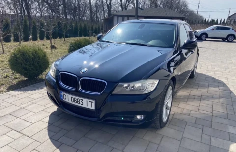 BMW 3 Series 2011