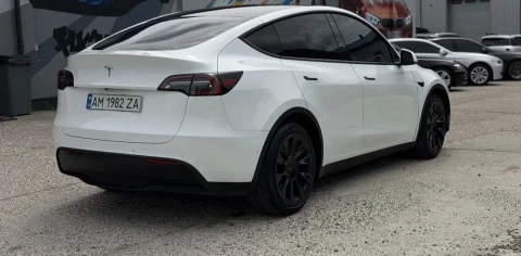 Tesla Model Y 2021