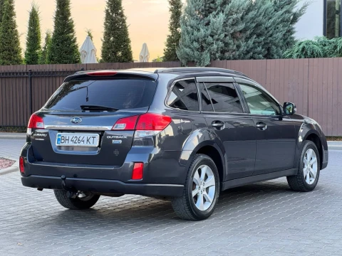 Subaru Outback 2013