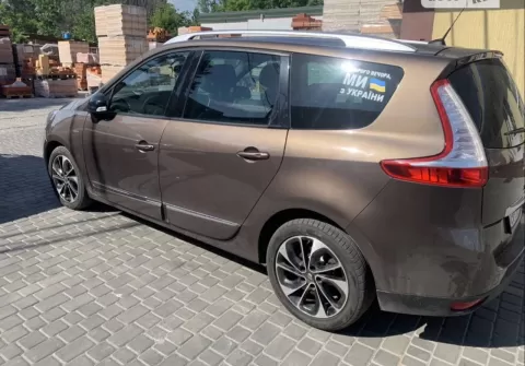 Renault Megane Scenic 2013